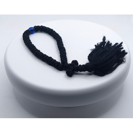 Čotky s 50 uzly a průsvitným modrým korálkem, 26 cm