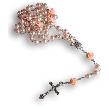 Bílý růženec s korálky ve tvaru růží – 55 cm